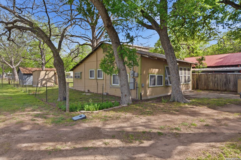 Photo of 842 Burkett, Seguin, TX 78155 (MLS # 1953636)
