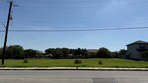 815 TOEPPERWEIN RD, CONVERSE, TX 78109 - Image f52a2c094e1fe4d0fefa8c830c9eb539/2609998226