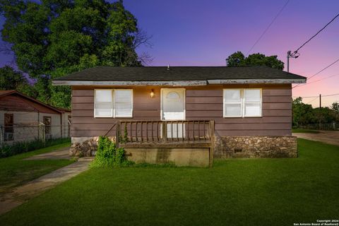 A home in Floresville