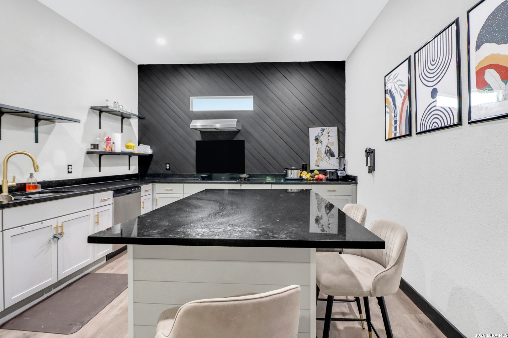 Photo 1 of 19 — 713 Lockhart, San Antonio, TX 78202