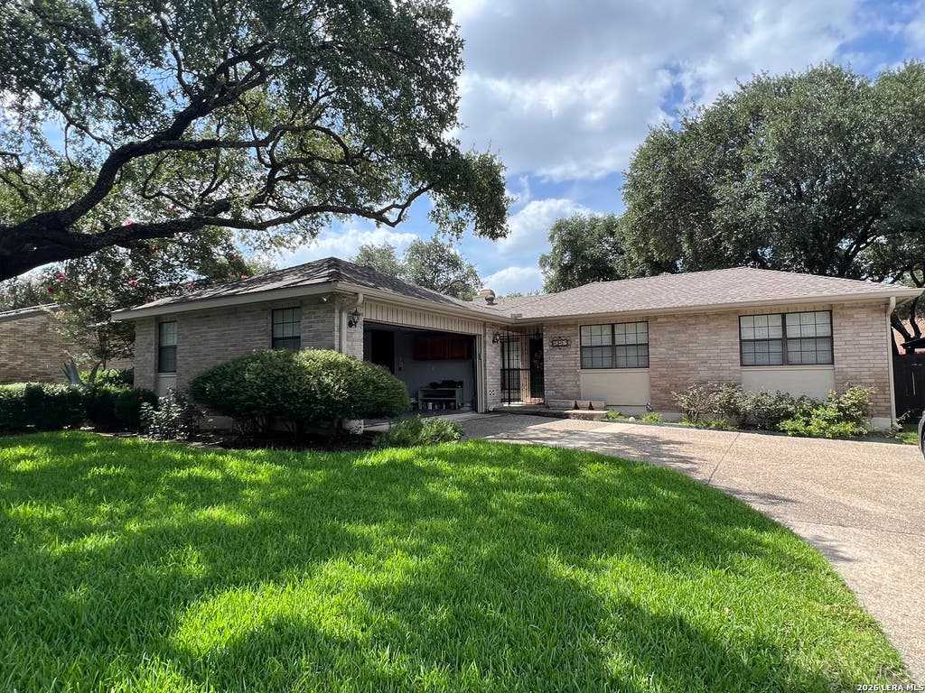Photo of 4307 Shavano Woods St, San Antonio, TX 78249 (MLS # 2004878)