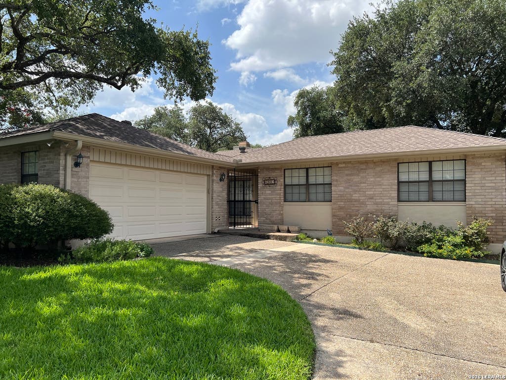 Photo of 4307 Shavano Woods St, San Antonio, TX 78249 (MLS # 2004878)
