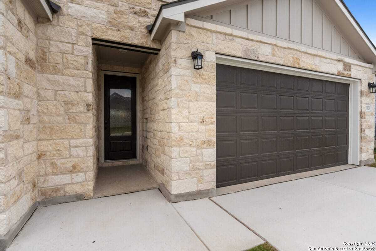 11123 Lowder lane