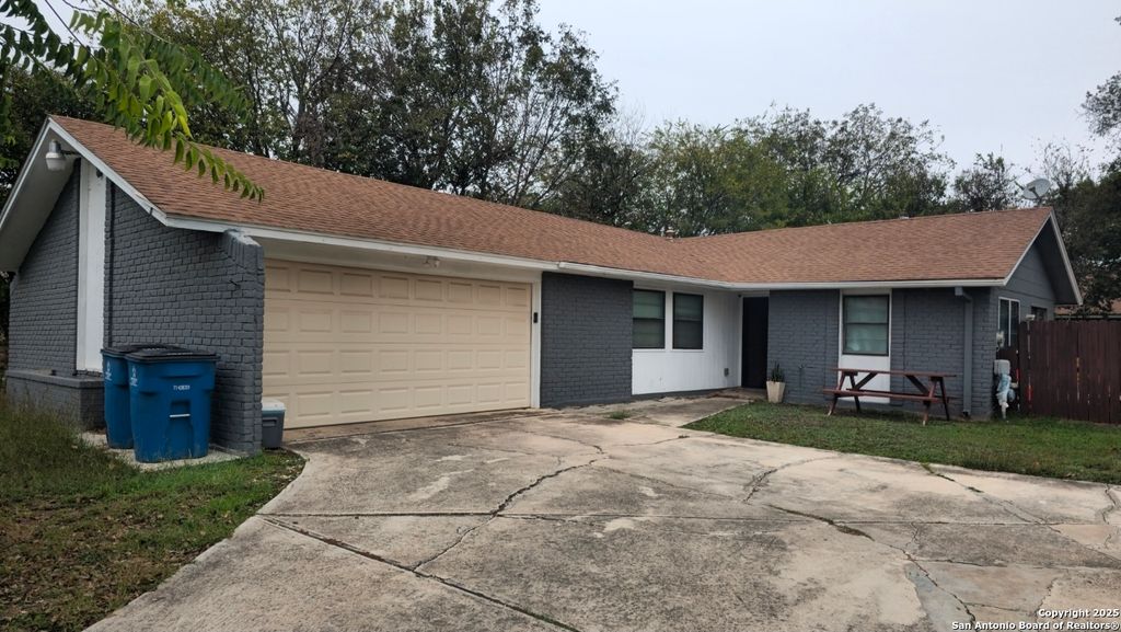 Photo of 4819 BILL ANDERS, Kirby, TX 78219 (MLS # 1925844)