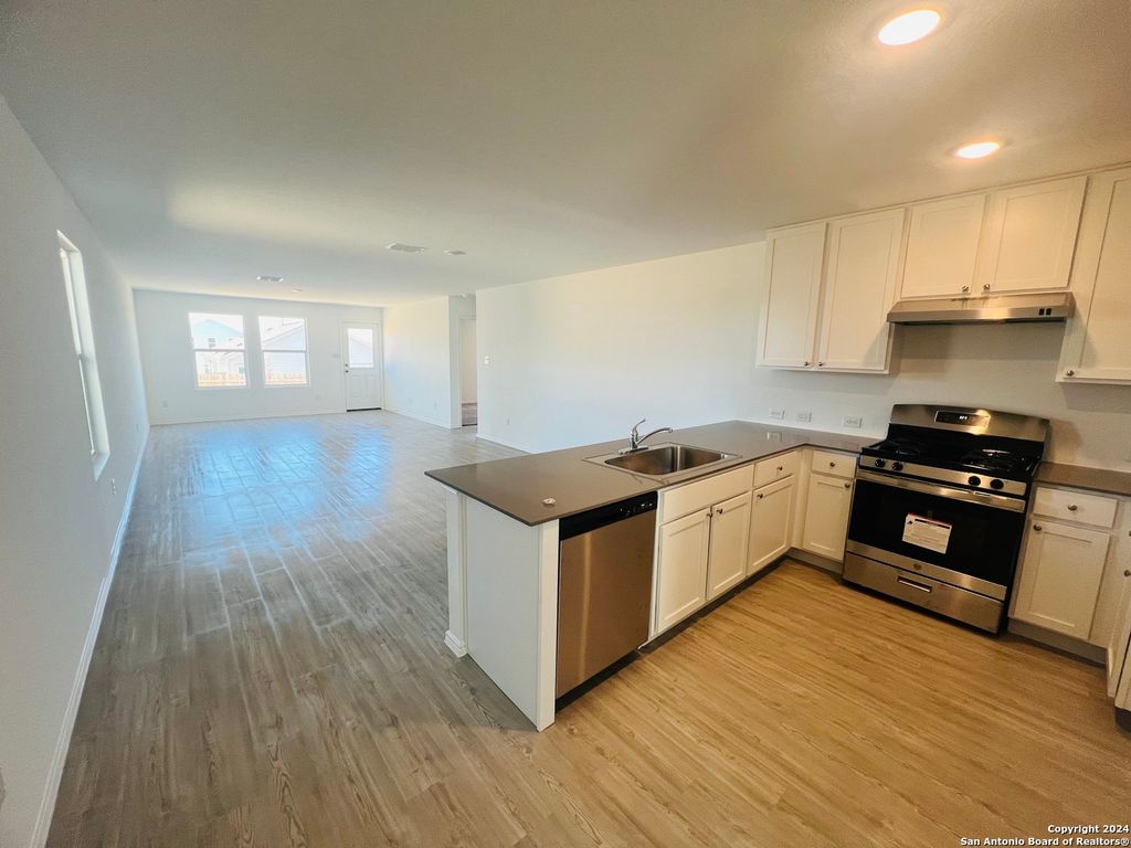 Photo of 2440 Hunter Peak, New Braunfels, TX 78130 (MLS # 1916676)