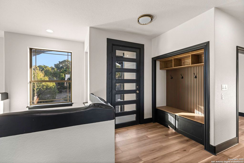 Photo of 141 Oak Shores, Canyon Lake, TX 78133 (MLS # 1925162)