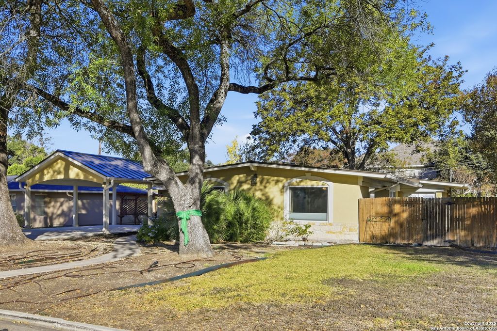 Photo of 415 calumet, San Antonio, TX 78209 (MLS # 1928384)