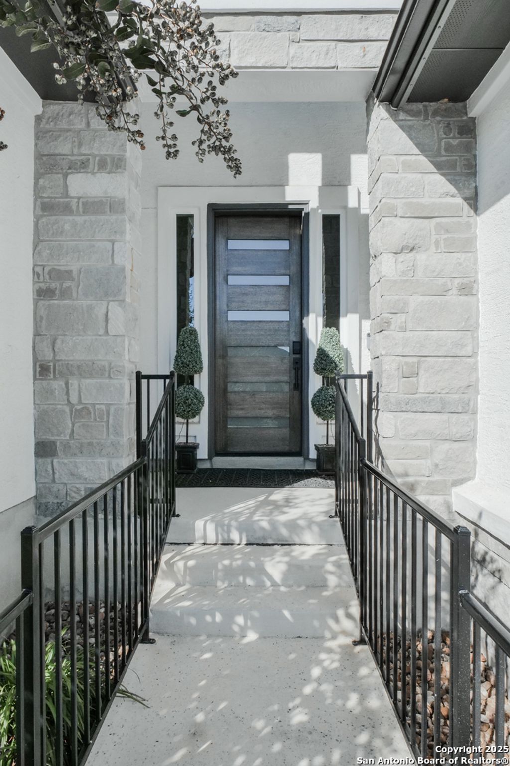 Photo of 8519 Nichols Tree, Boerne, TX 78015 (MLS # 1920003)