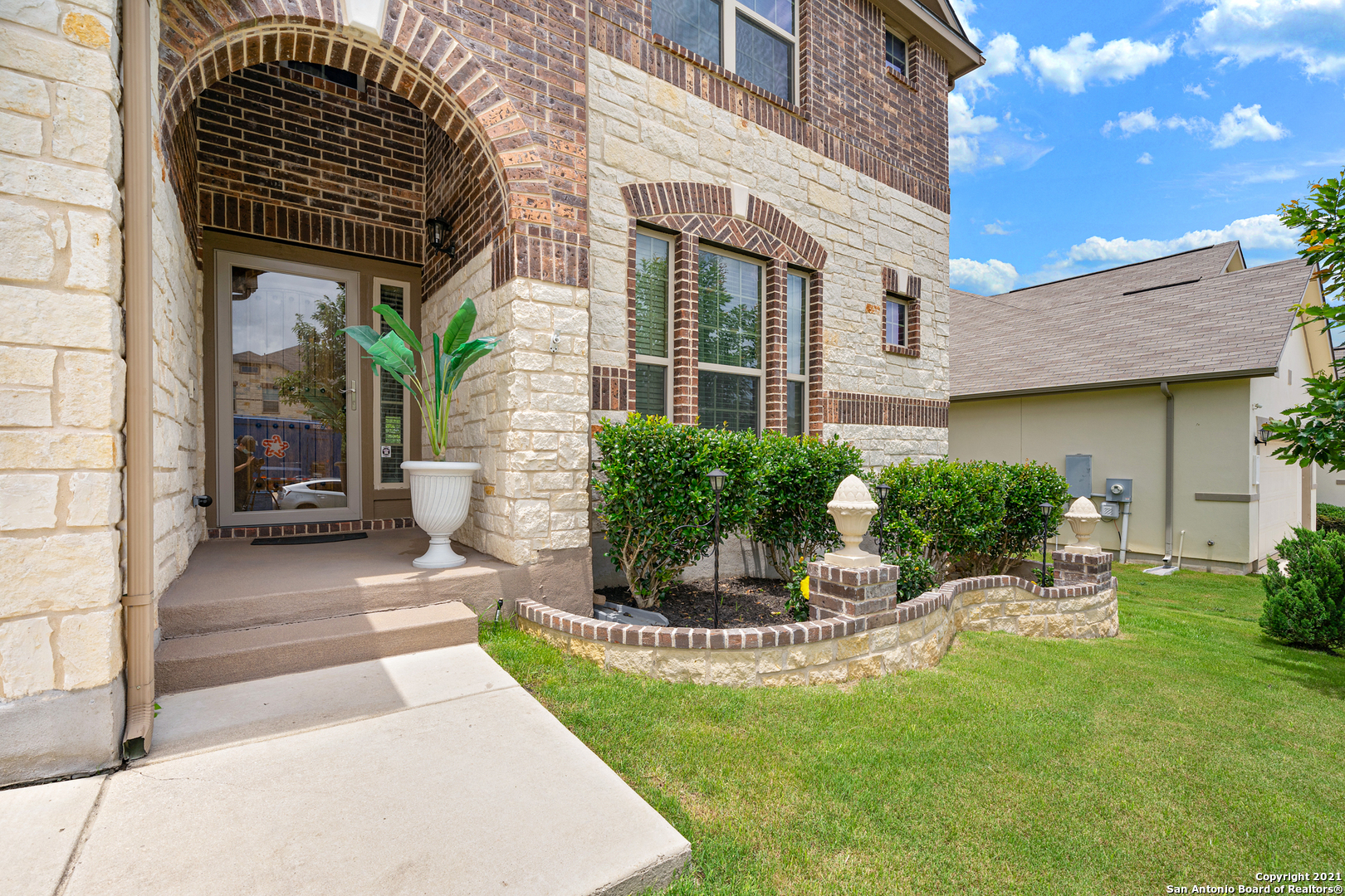 3121 HALF MOON DR
