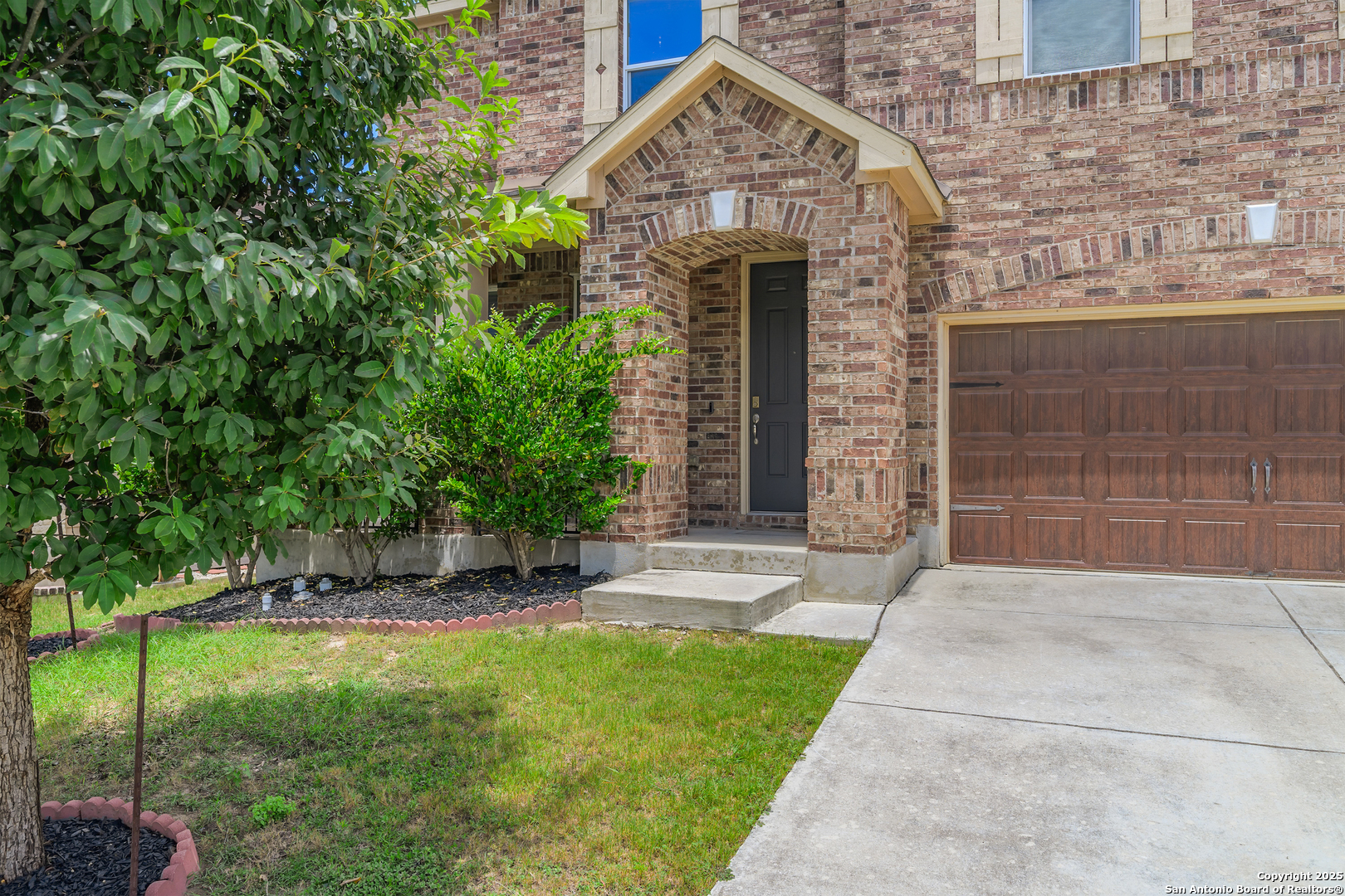417 Landmark Falls