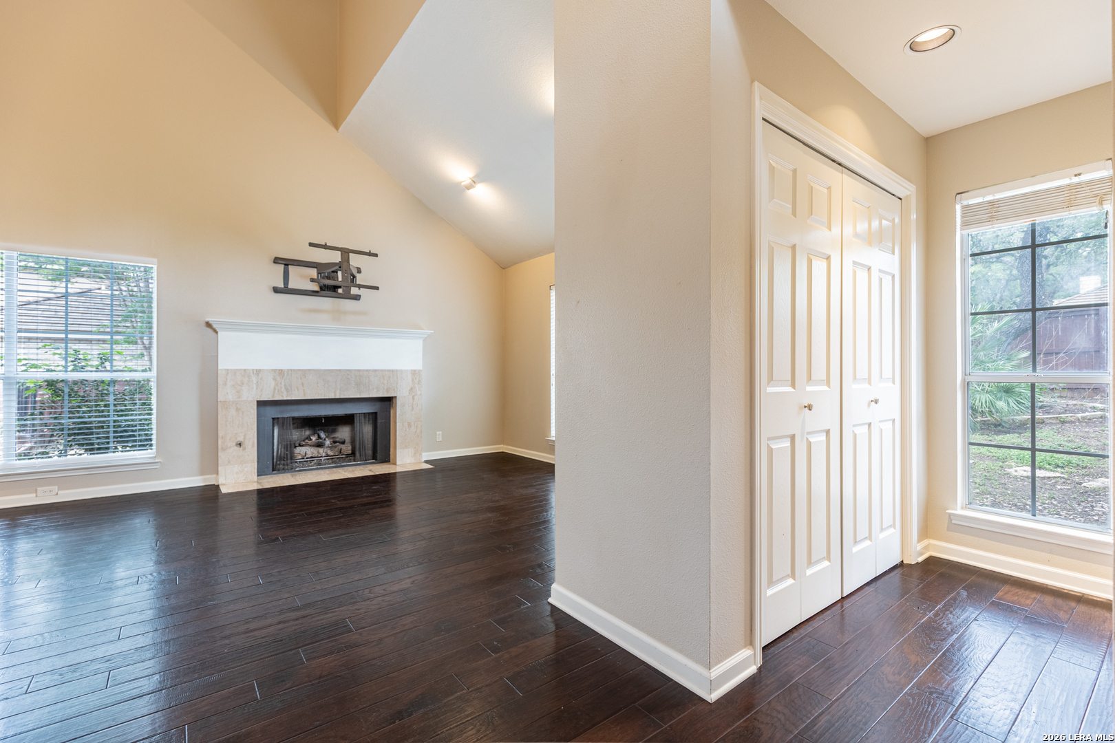 16111 SANTA CATHRENA