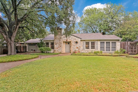 Photo of 438 PASEO ENCINAL ST, Olmos Park, TX 78212 (MLS # 2018216)