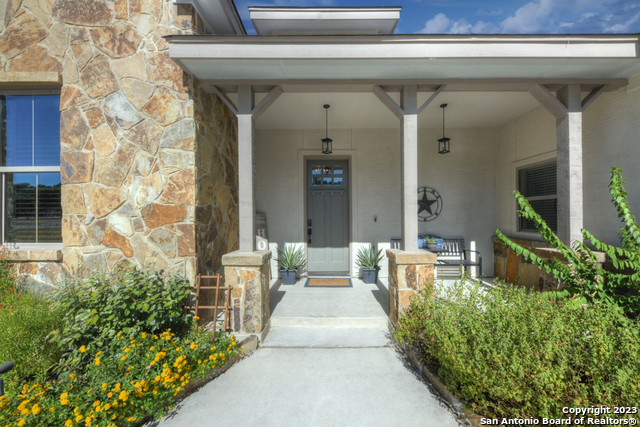 811 Long Meadow