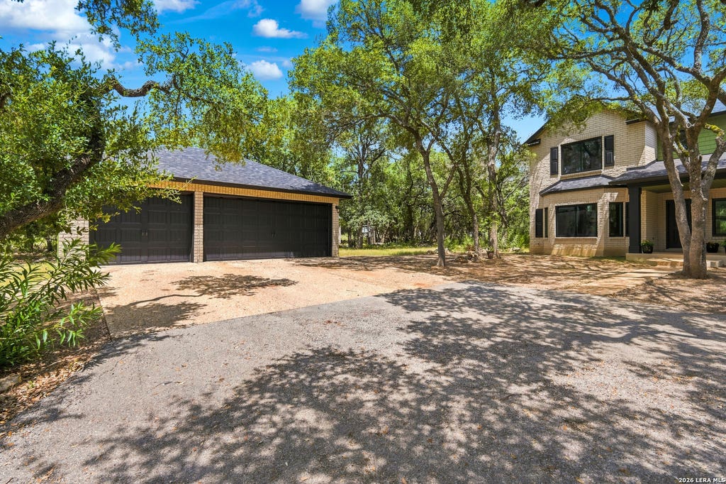 Photo of 549 ACACIA PKWY, Spring Branch, TX 78070 (MLS # 2008172)