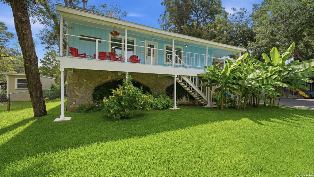 Photo of 429 Laguna Vista, Seguin, TX 78155 (MLS # 2007068)