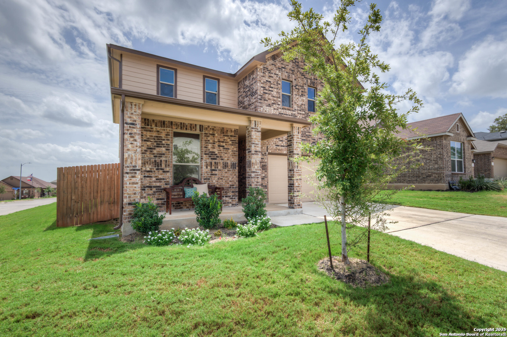 Search 1402 Bluejay Court