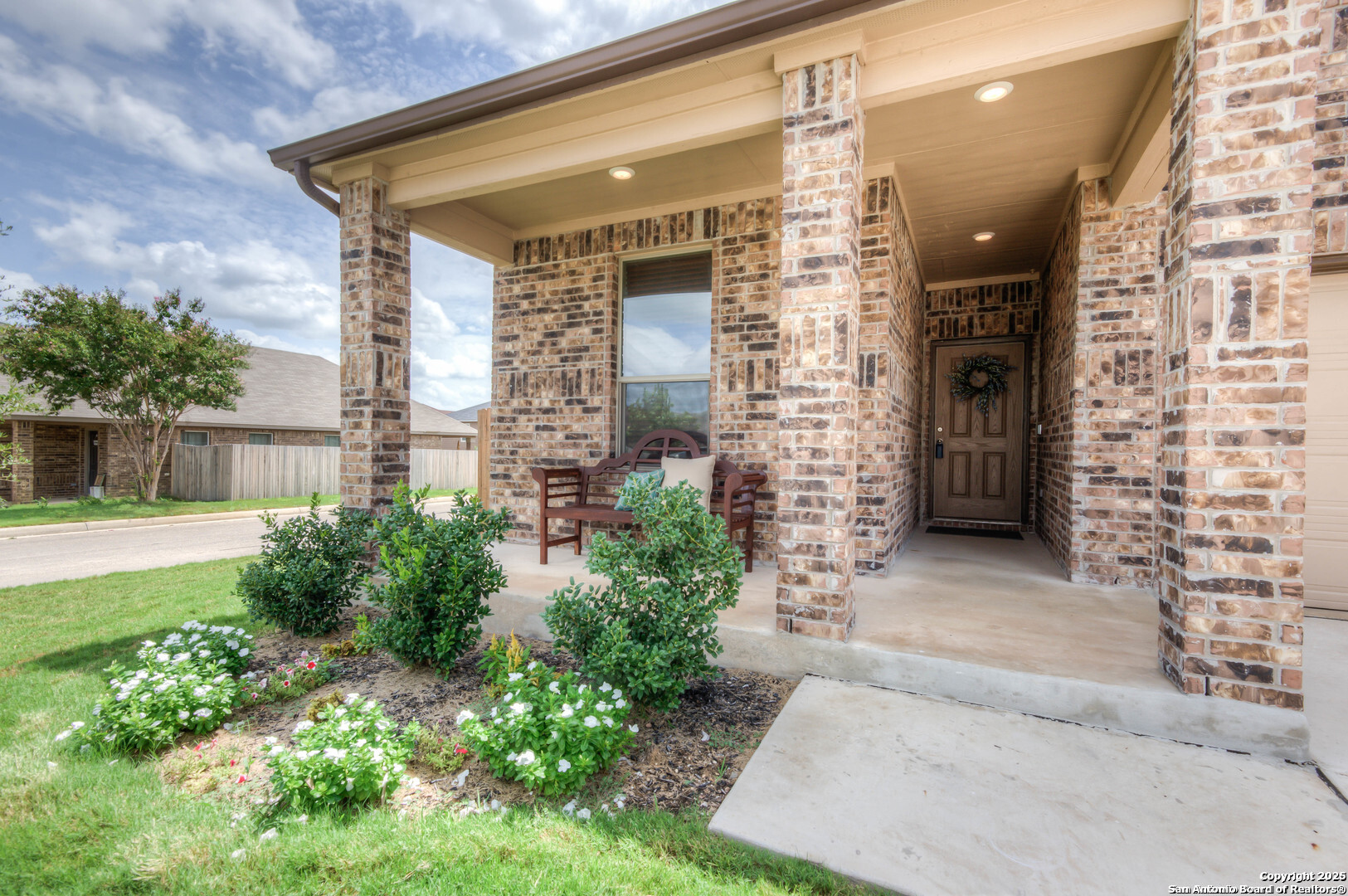 Search 1402 Bluejay Court