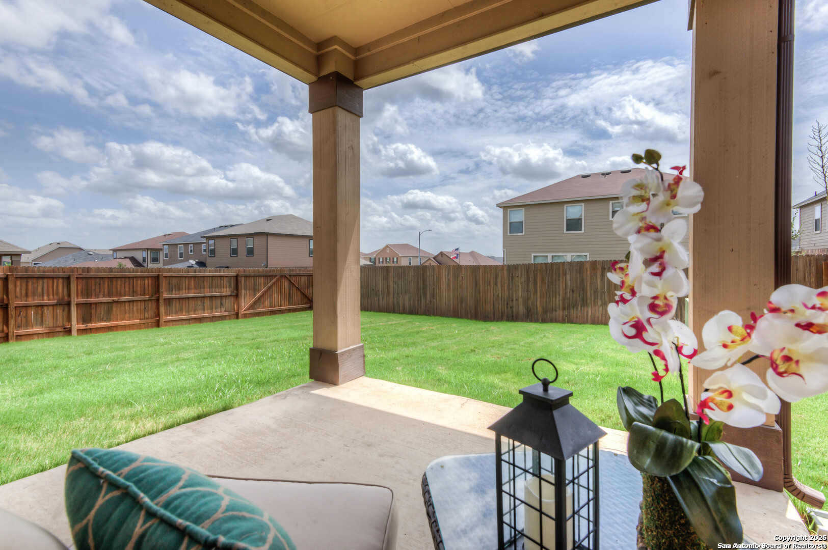 Search 1402 Bluejay Court