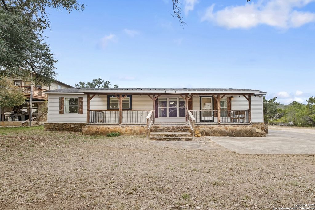 Photo of 1130 Arcadia Dr, Canyon Lake, TX 78133 (MLS # 1925282)