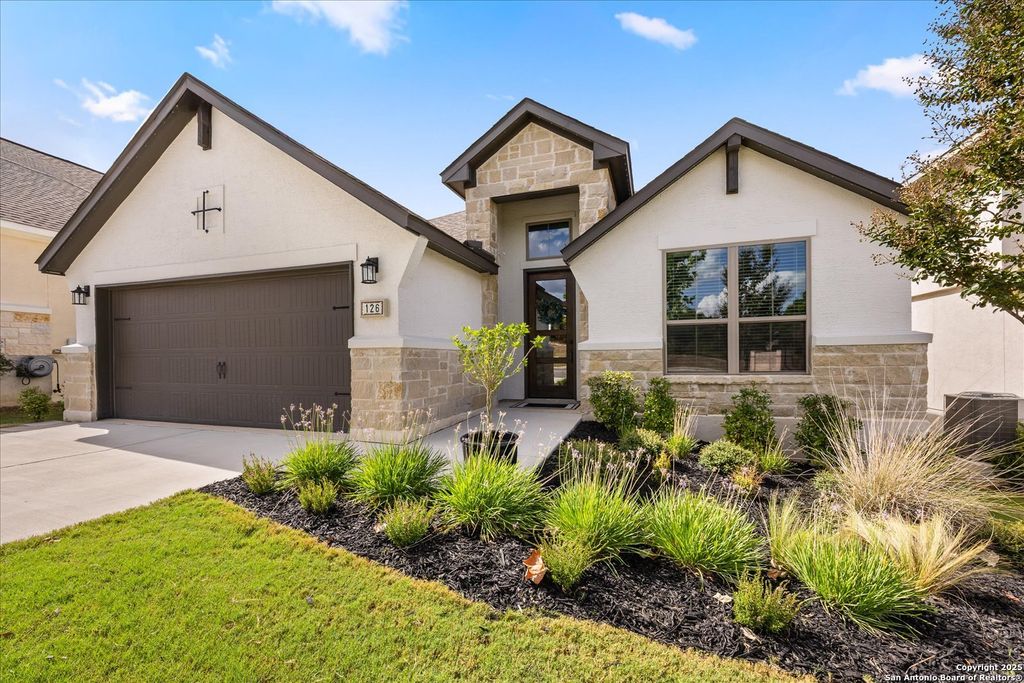 Photo of 126 Ocotillo, Boerne, TX 78006 (MLS # 1913805)