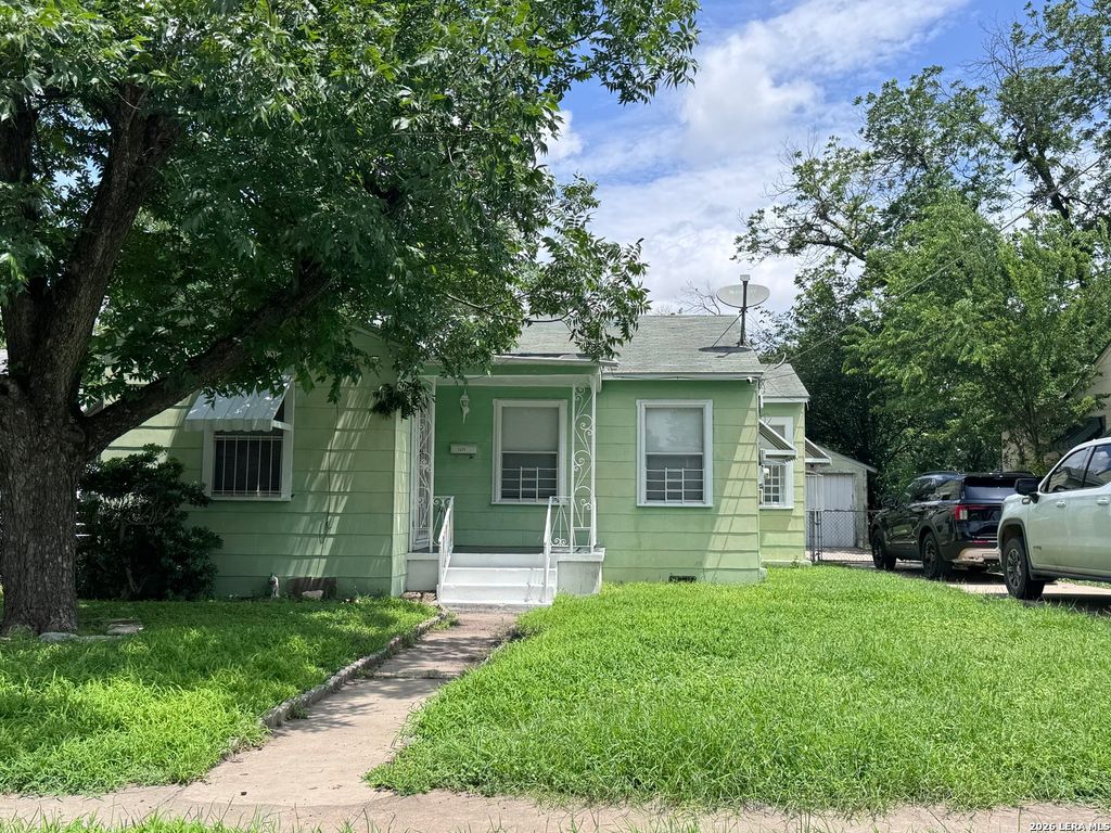 Photo of 1223 Essex, San Antonio, TX 78210 (MLS # 1990698)