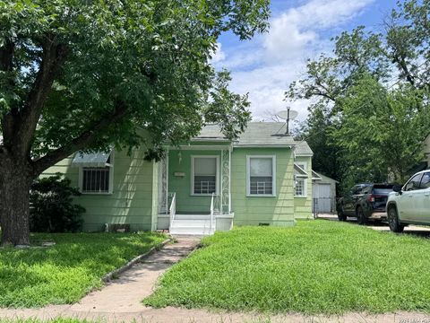 Photo of 1223 Essex, San Antonio, TX 78210 (MLS # 1990698)