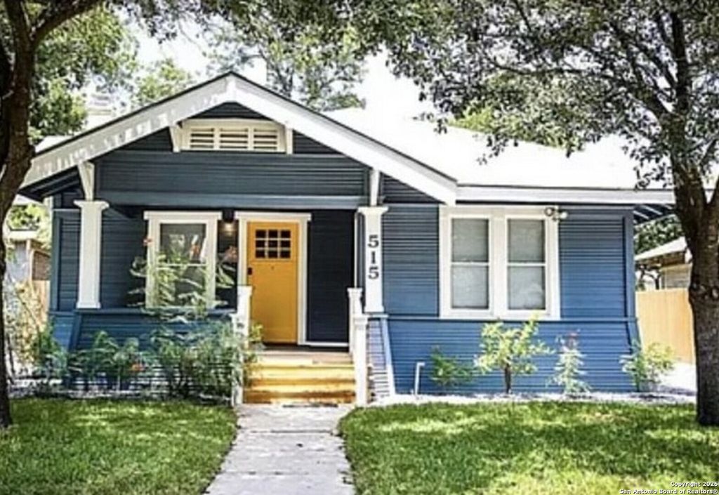 Photo of 515 W Agarita, San Antonio, TX 78212 (MLS # 1915961)