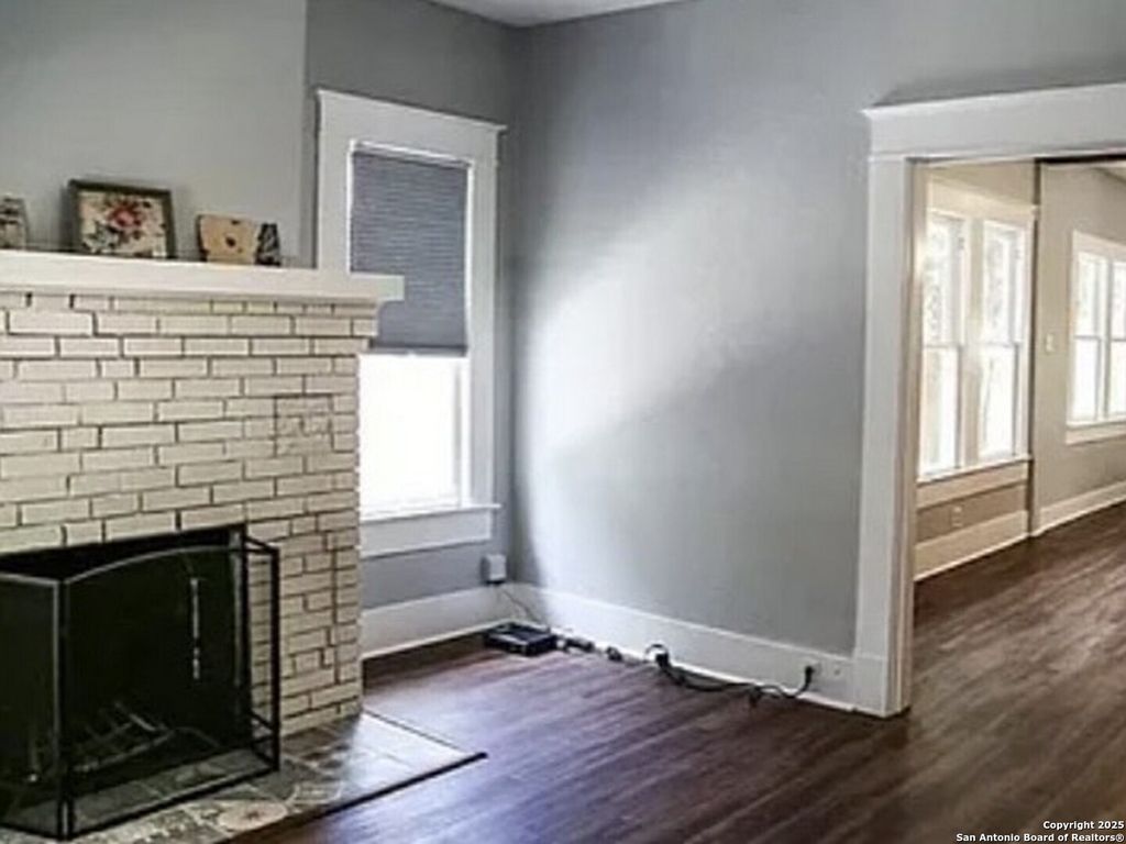 Photo of 515 W Agarita, San Antonio, TX 78212 (MLS # 1915961)