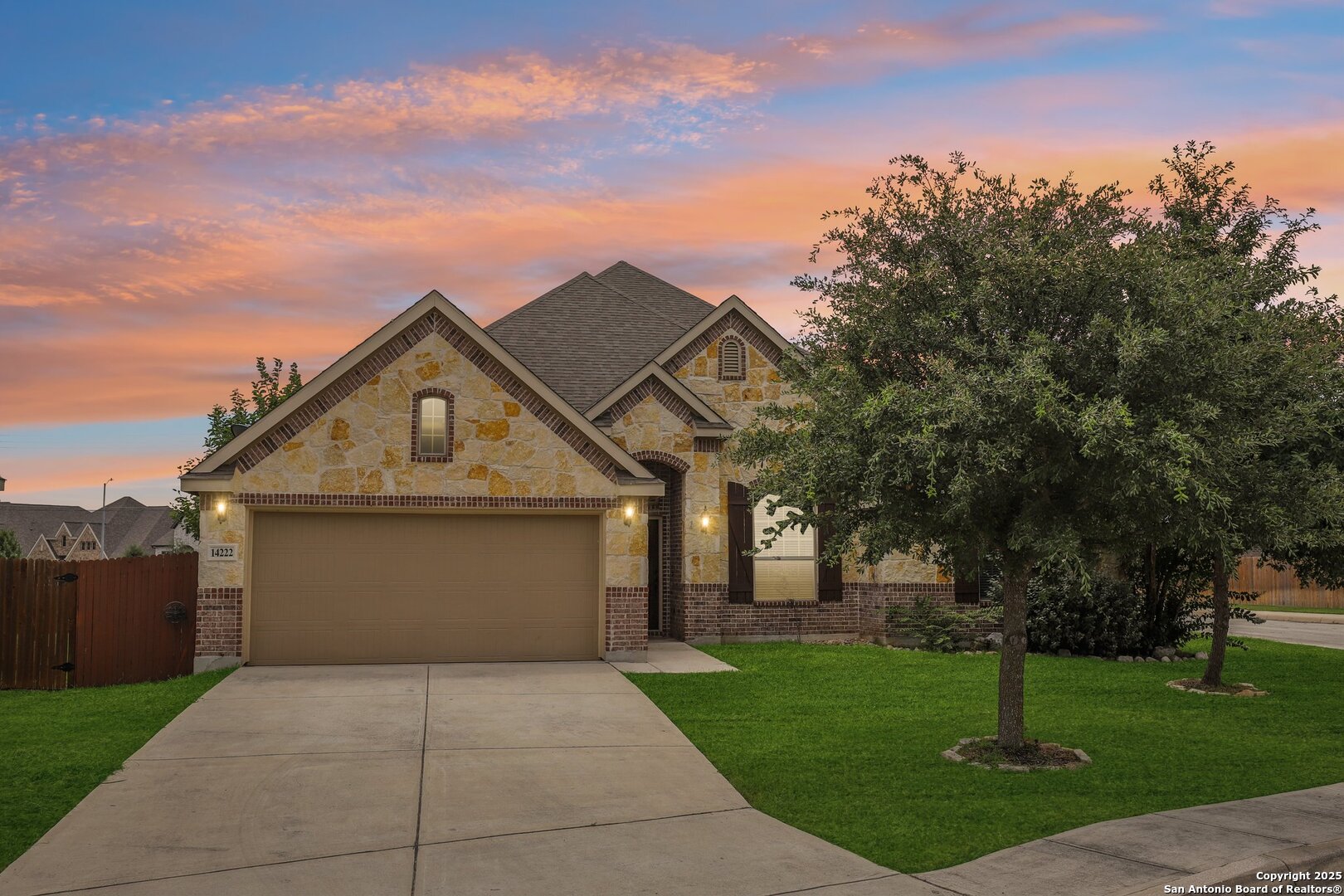 14222 Saratoga Pass