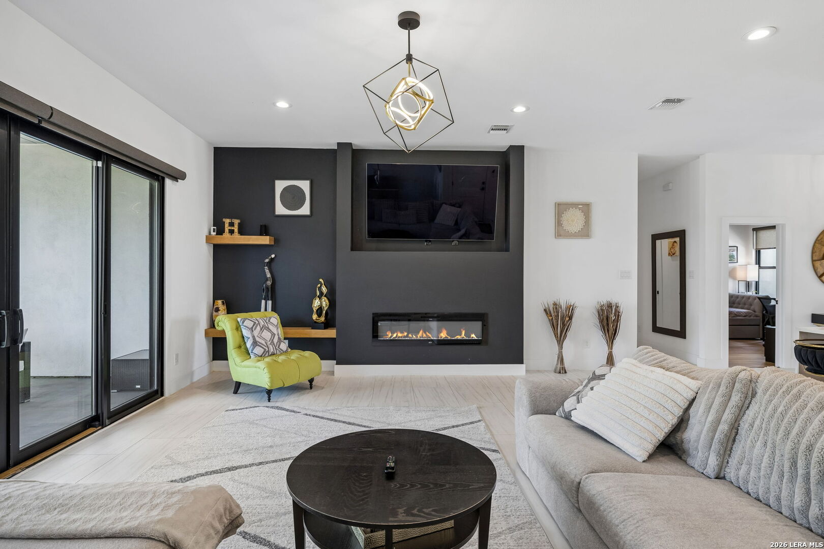 216 MIDNIGHT DR