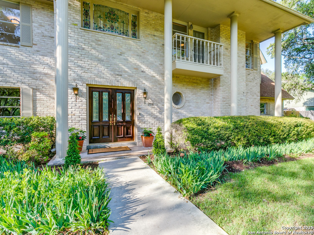 206 Sir Arthur Ct