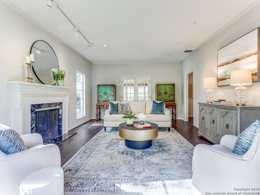 206 Sir Arthur Ct