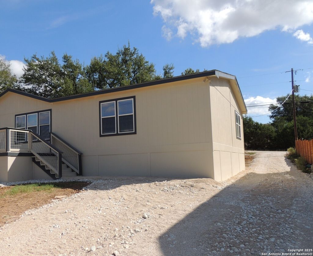 Photo of 1456 Lonesome, Canyon Lake, TX 78133 (MLS # 1916331)