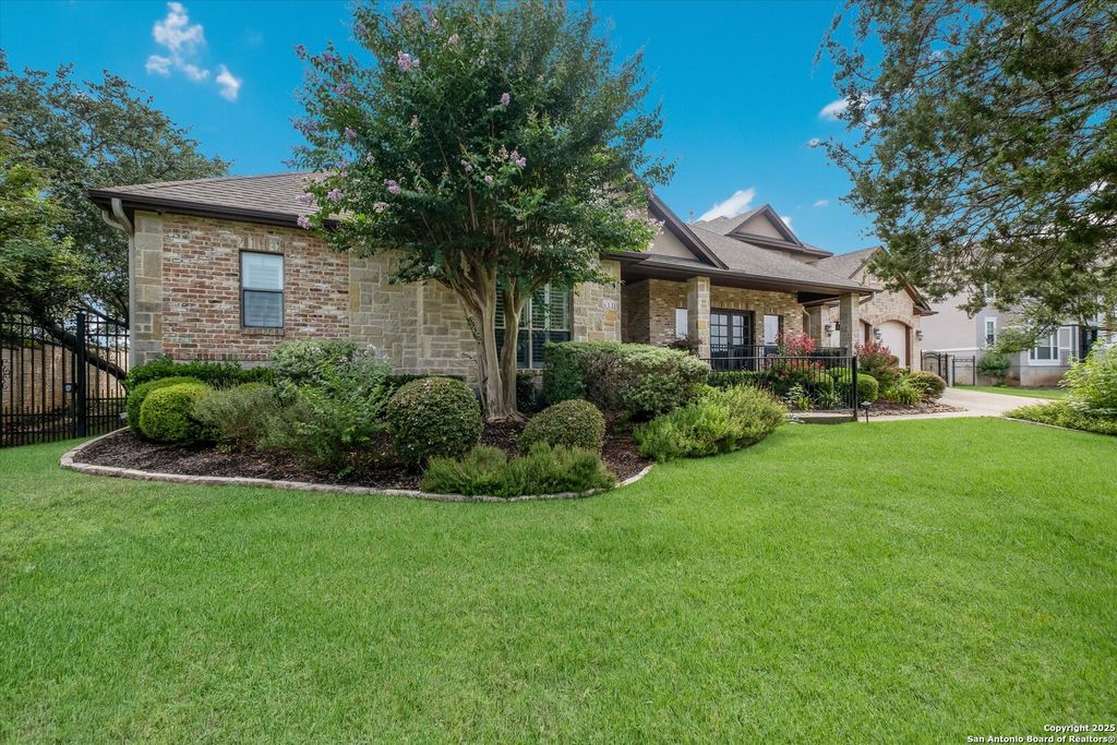 Photo of 611 Ridge, San Antonio, TX 78258 (MLS # 1933540)