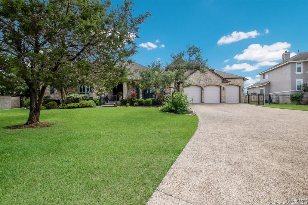 Photo of 611 Ridge, San Antonio, TX 78258 (MLS # 1933540)