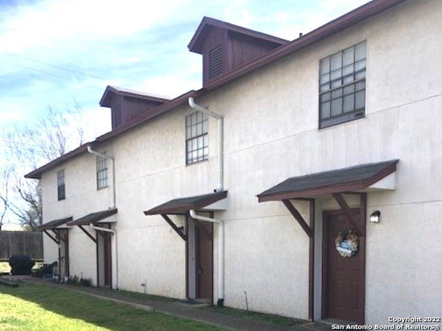 Photo of 542 DUKEWAY 1 #1, Universal City, TX 78148 (MLS # 1812965)
