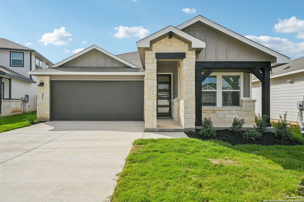 Photo of 806 Shatterhand Blvd, San Antonio, TX 78260 (MLS # 1884156)