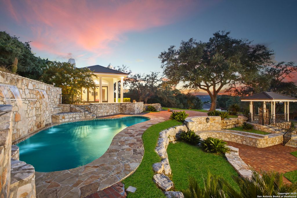 Photo of 11 Whitechurch, San Antonio, TX 78257 (MLS # 1926557)