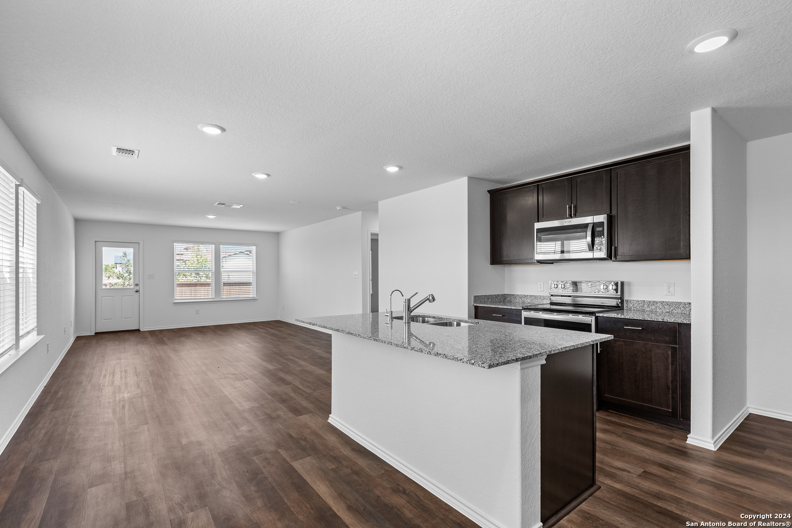 5243 Seagrass