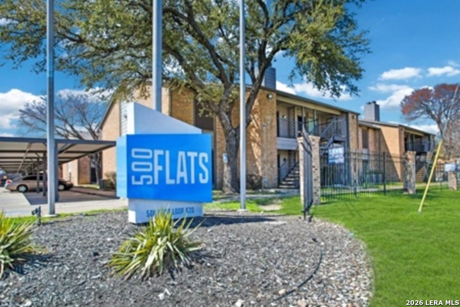 Photo 1 of 11 — 500 E Loop 820 400, Fort Worth, TX 76112