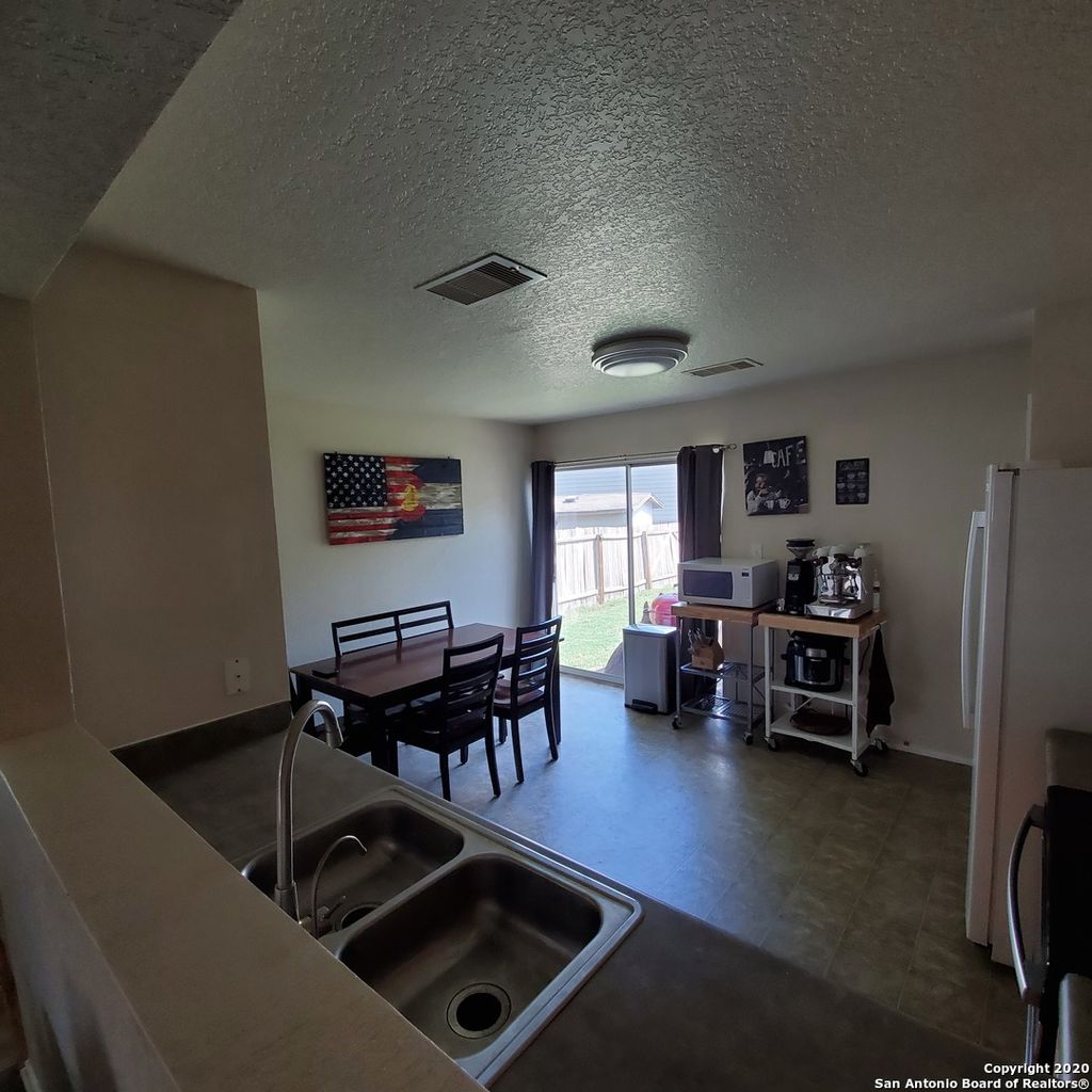 Photo of 10006 Sungate Park, San Antonio, TX 78245 (MLS # 1912509)