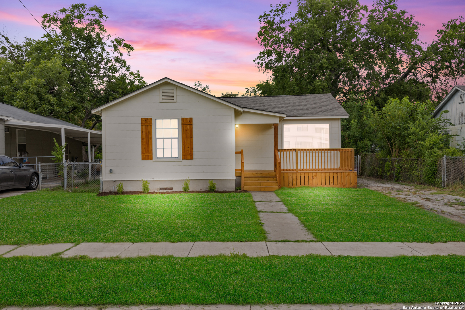 114 E Mayfield