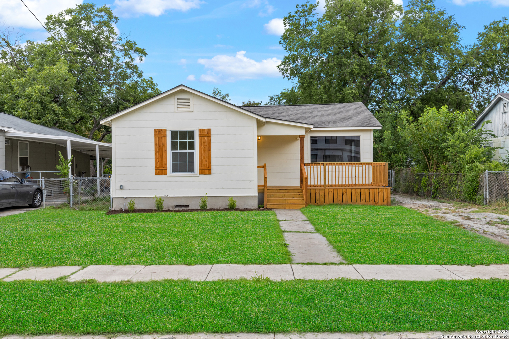 114 E Mayfield