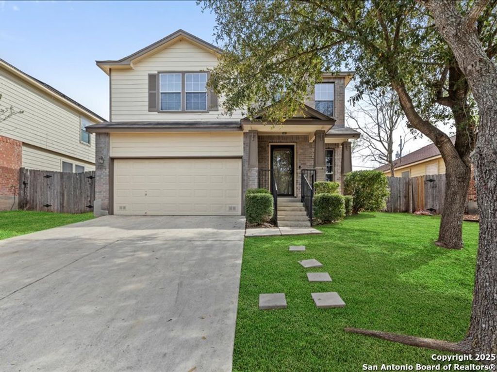 Photo of 10386 Oakwood Crst, San Antonio, TX 78245 (MLS # 1934772)