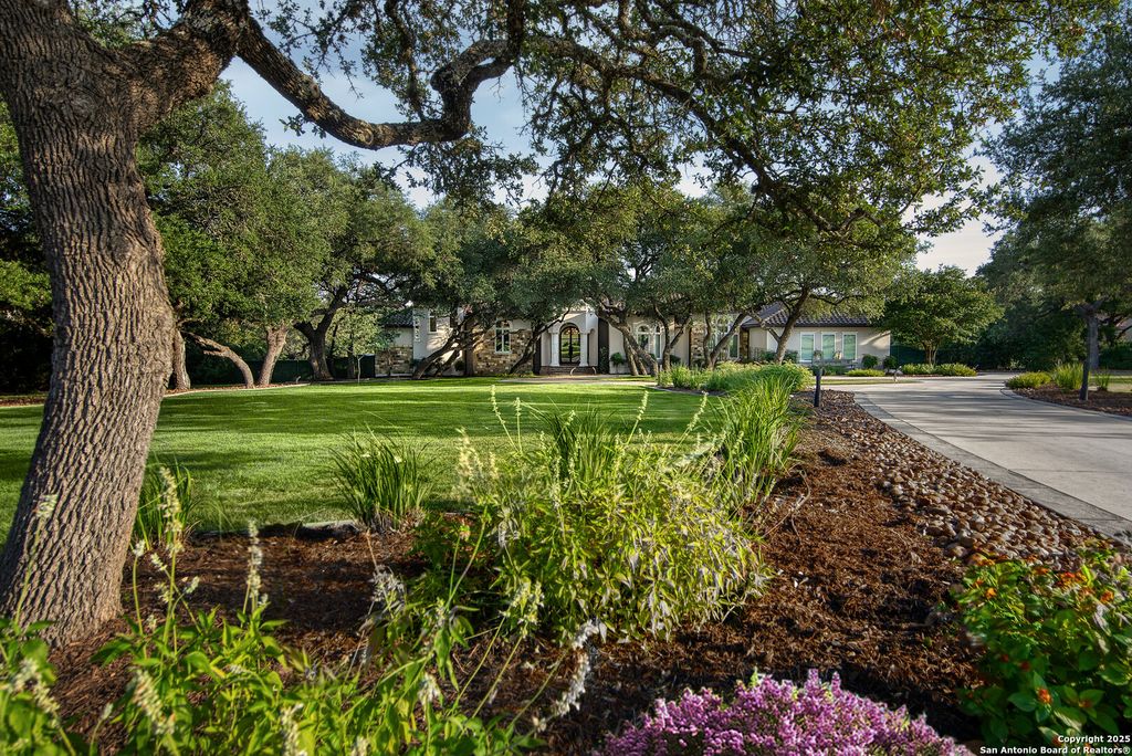 Photo of 11118 ANAQUA SPGS, Boerne, TX 78006 (MLS # 1995715)