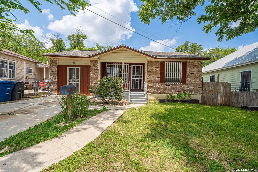 Photo of 325 MARYLAND ST, San Antonio, TX 78203 (MLS # 2006702)