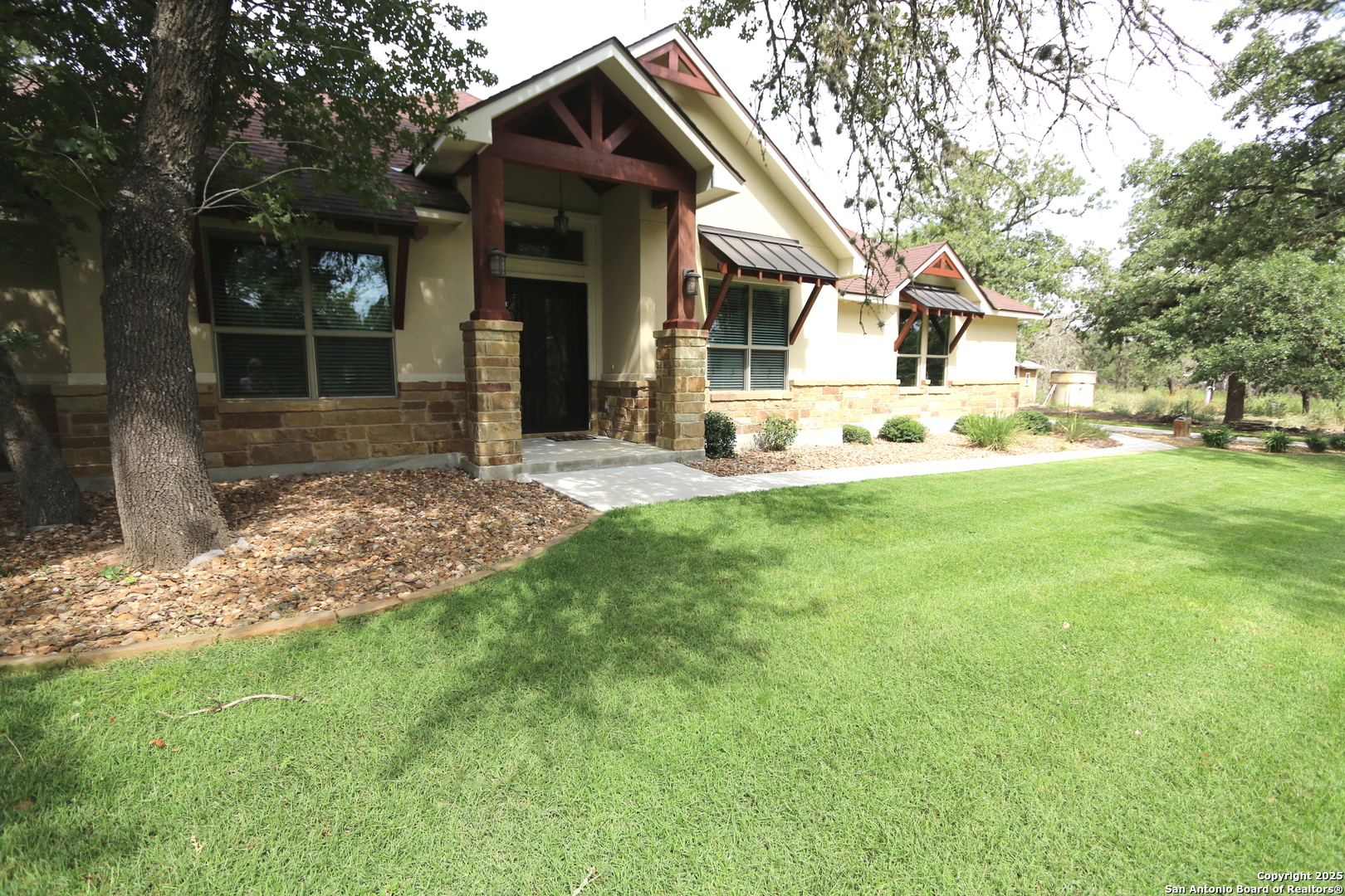 334 Fleetwood Ln
