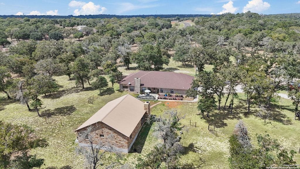 Photo of 110 High Sierra, Seguin, TX 78155 (MLS # 1910679)