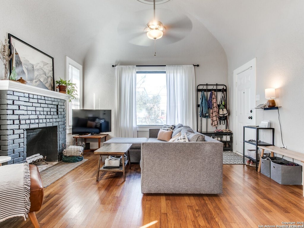Photo of 814 W Gramercy, San Antonio, TX 78212 (MLS # 2004057)