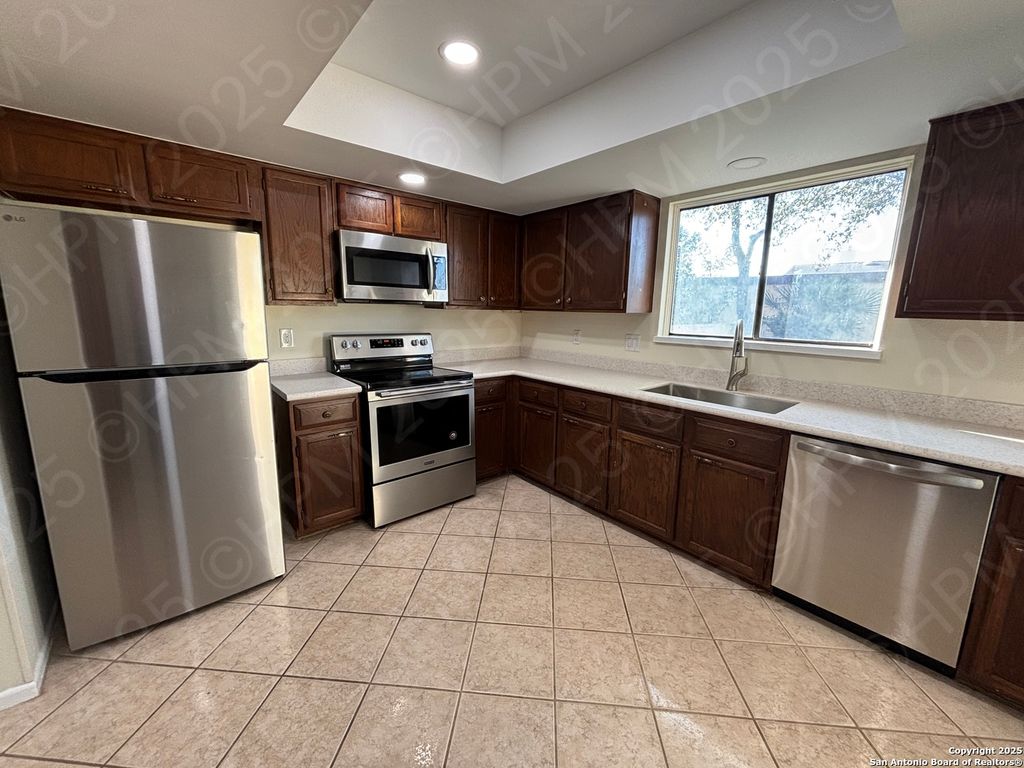 Photo of 5868 Royal Ridge Dr, San Antonio, TX 78239 (MLS # 1916505)